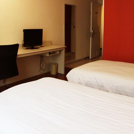 Hanting Express Shanghai Guangda Kültér fotó